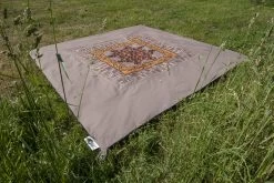 Bent Afrika Tapijt, Bont